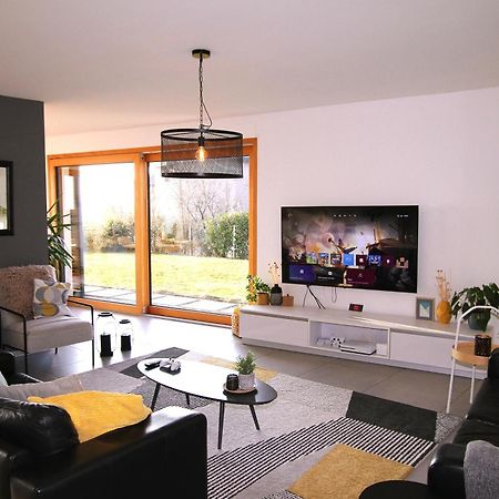 Montreux Holiday Home Екстер'єр фото