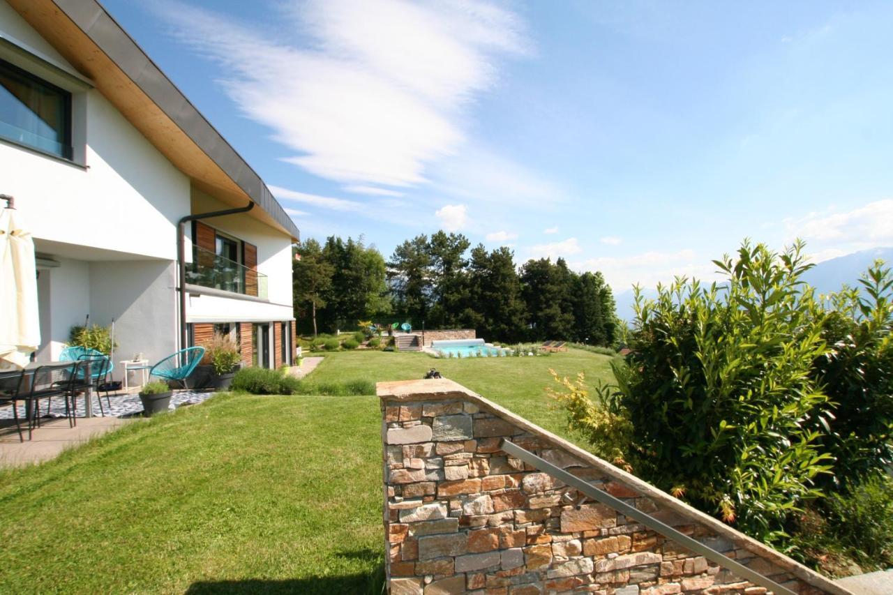 Montreux Holiday Home Екстер'єр фото