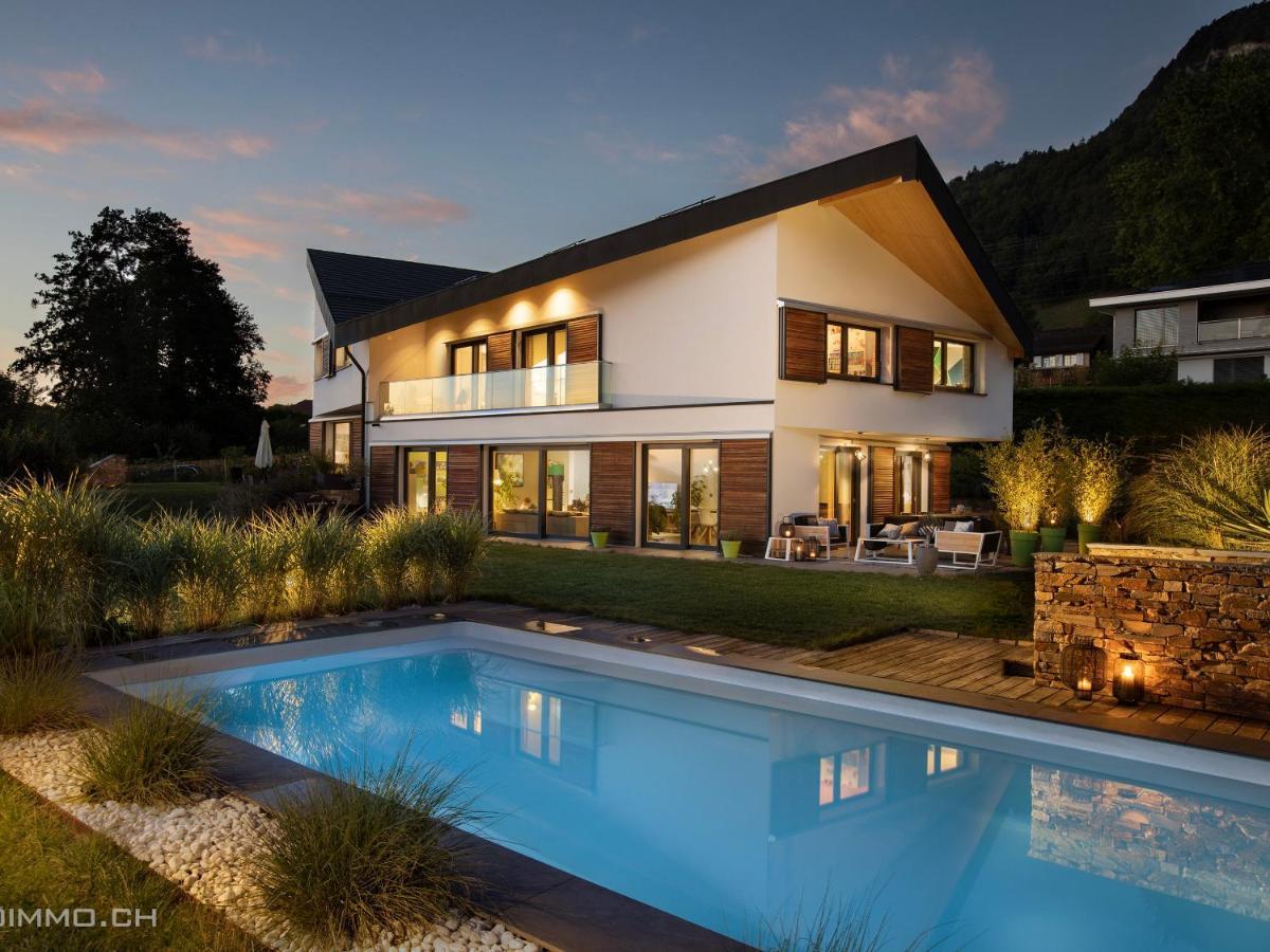 Montreux Holiday Home Екстер'єр фото
