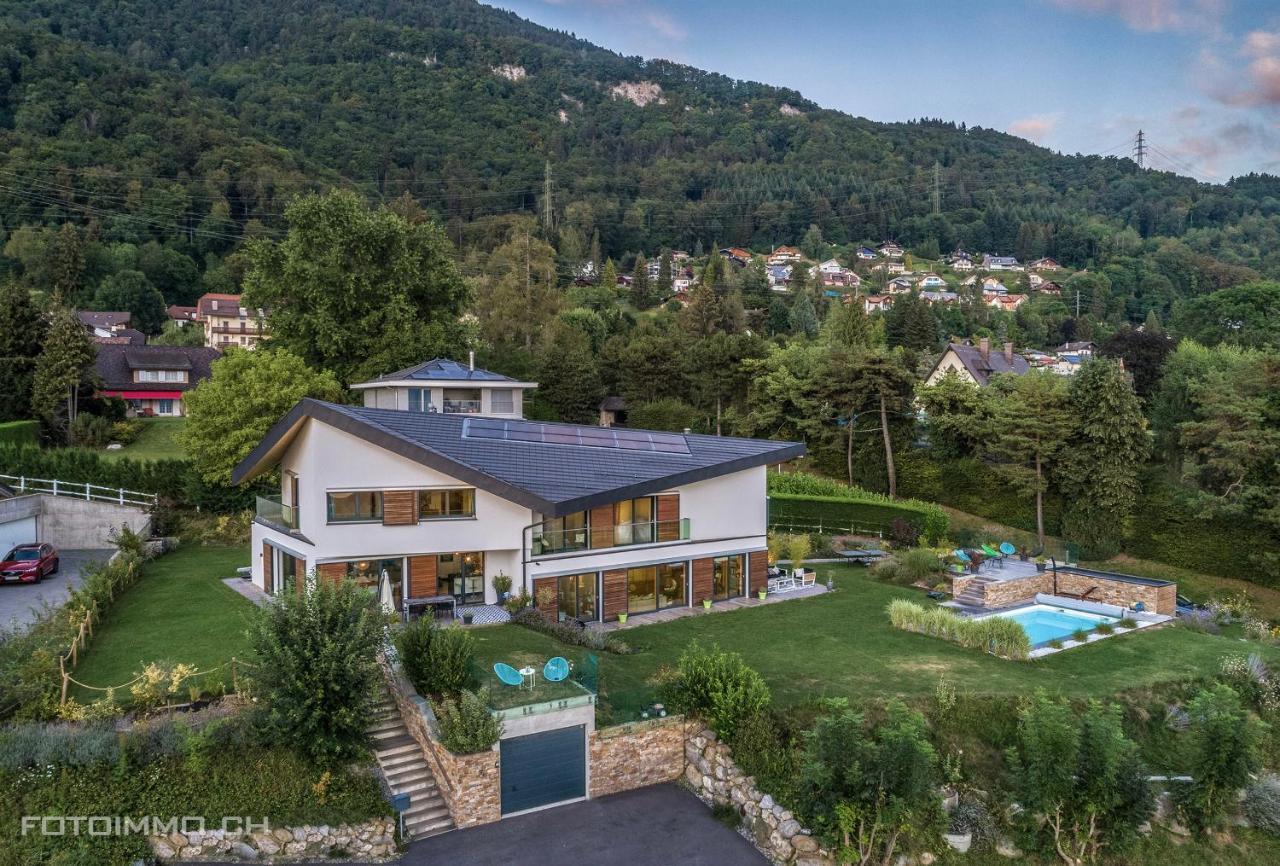 Montreux Holiday Home Екстер'єр фото