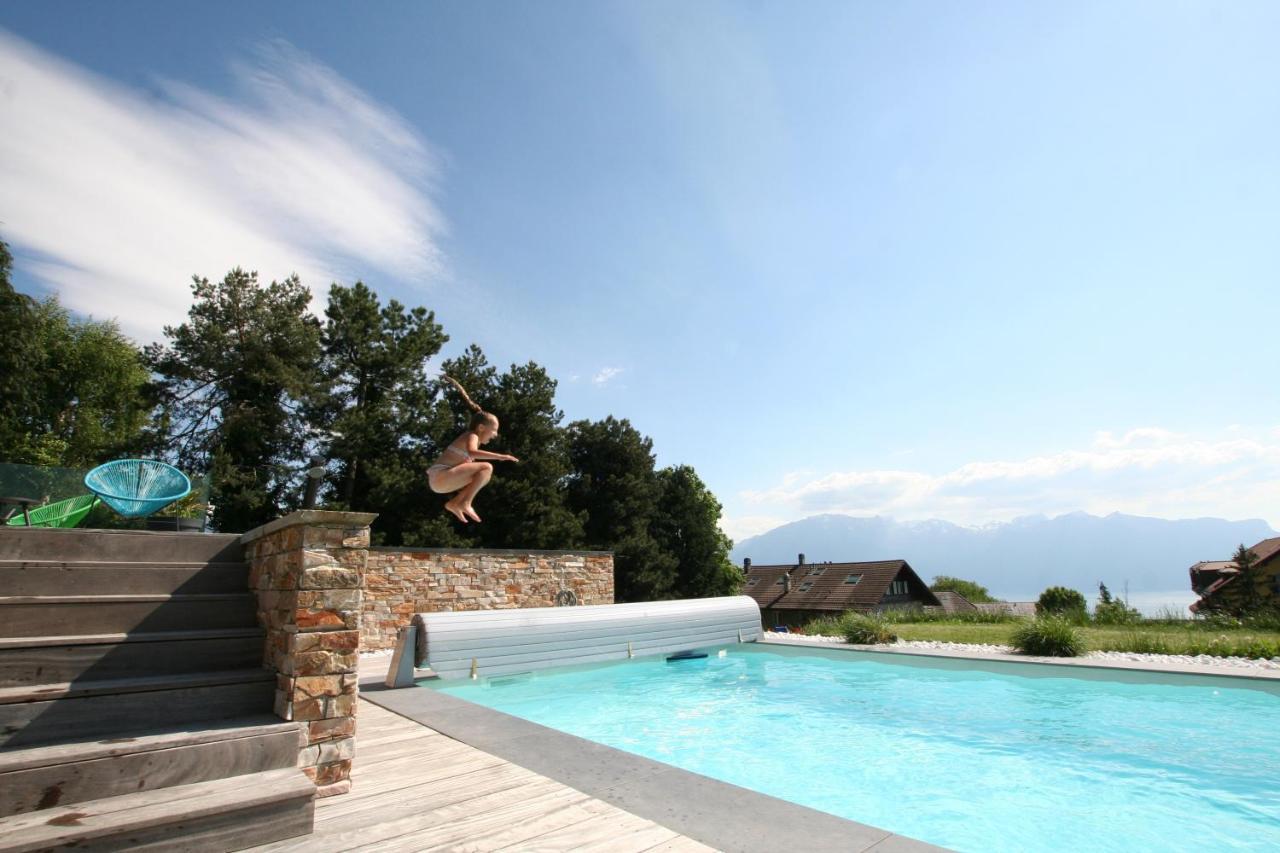 Montreux Holiday Home Екстер'єр фото