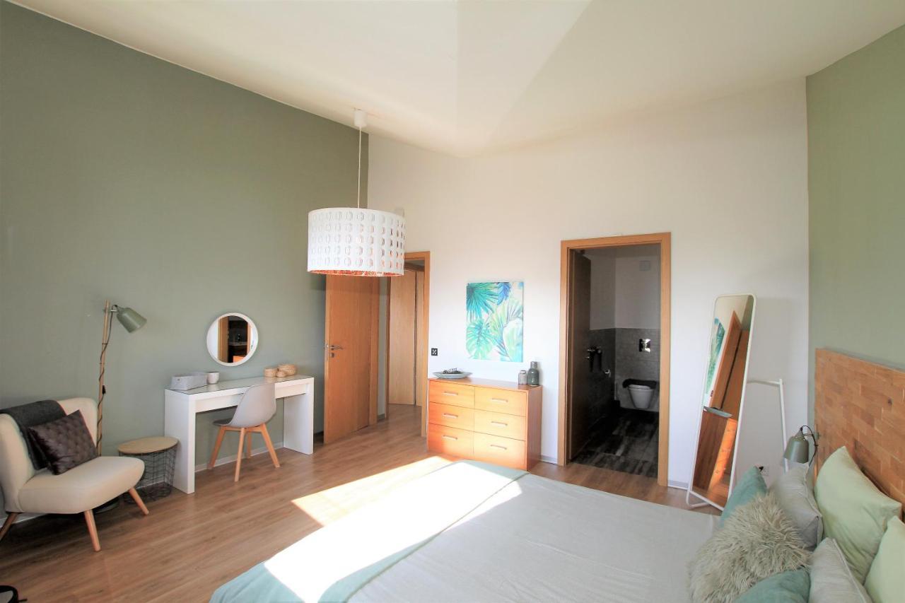 Montreux Holiday Home Екстер'єр фото
