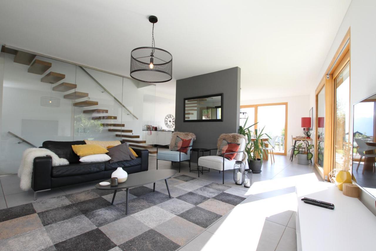 Montreux Holiday Home Екстер'єр фото