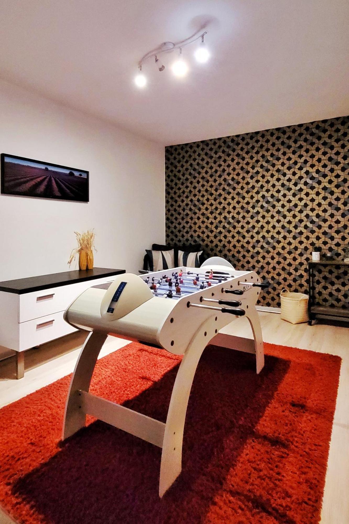 Montreux Holiday Home Екстер'єр фото