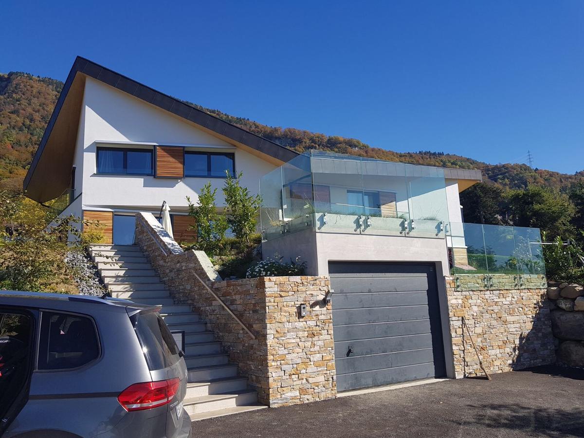 Montreux Holiday Home Екстер'єр фото