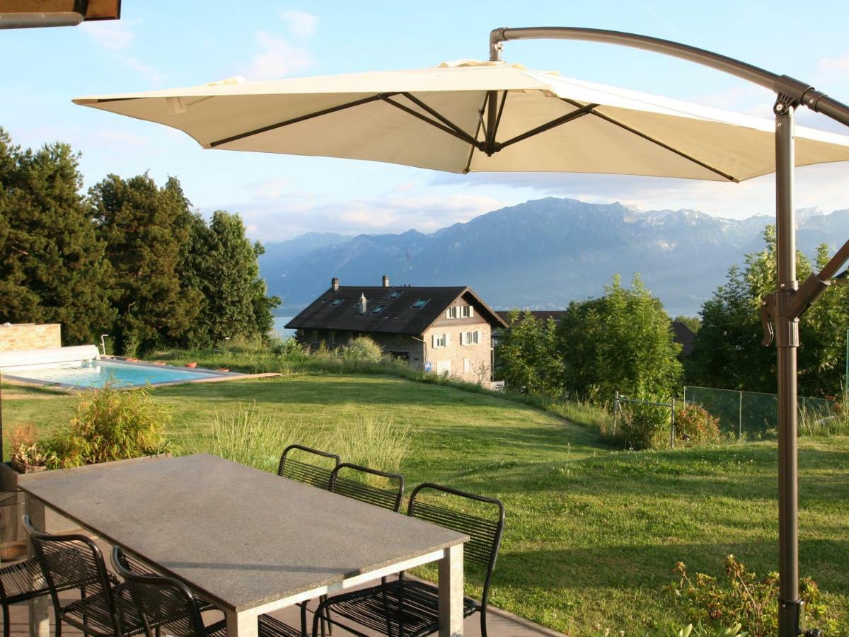 Montreux Holiday Home Екстер'єр фото