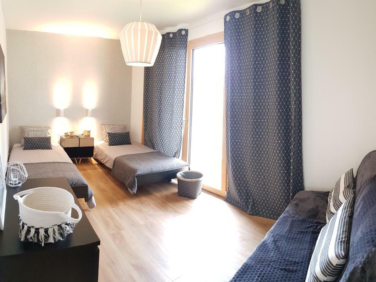 Montreux Holiday Home Екстер'єр фото